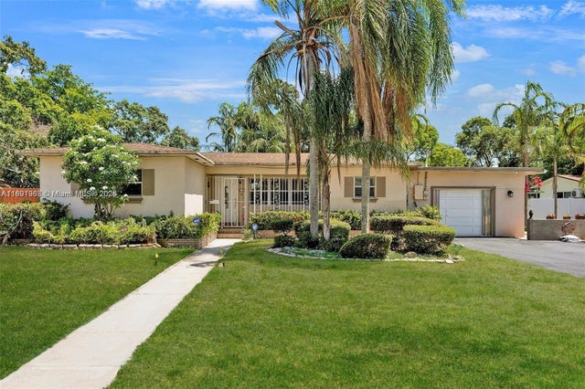 1 of 15 - 23 Sw 8th Ct, Hallandale Beach, FL