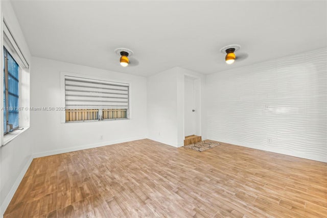 5 of 15 - 23 Sw 8th Ct, Hallandale Beach, FL