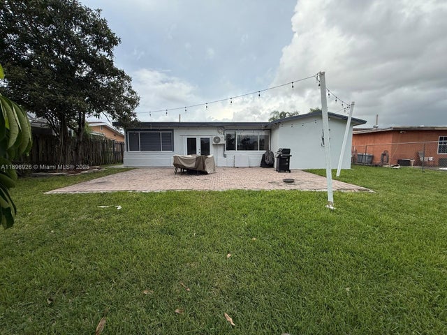 3 of 12 - 8600 Nw 27th Pl, Sunrise, FL