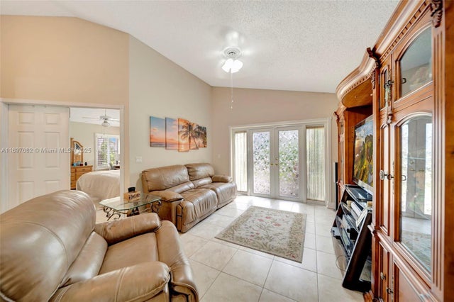 5 of 71 - 1653 Sw 158th Ter, Pembroke Pines, FL