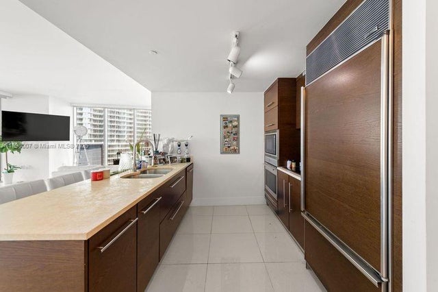 5 of 32 - 465 Brickell Ave 1602, Miami, FL