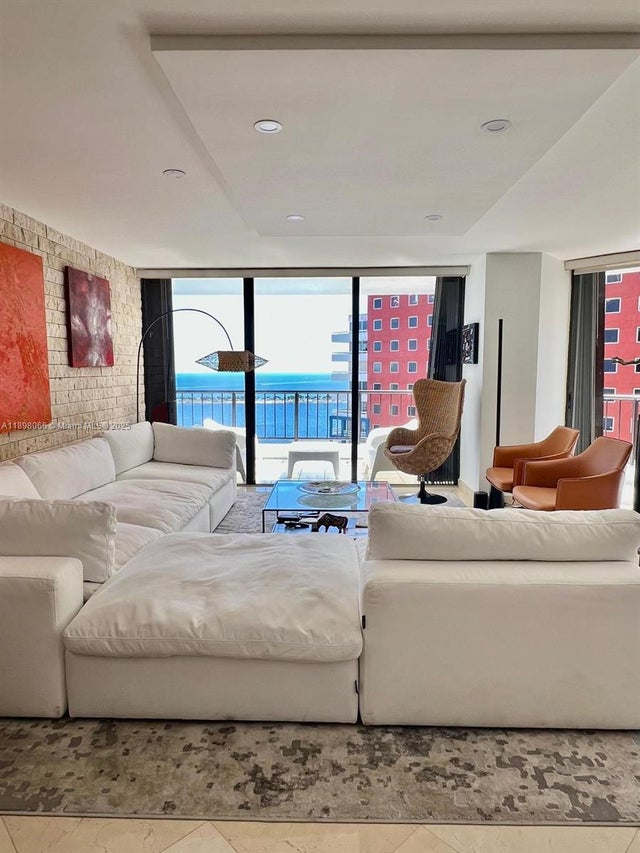 2 of 48 - 1581 Brickell Ave 2005, Miami, FL