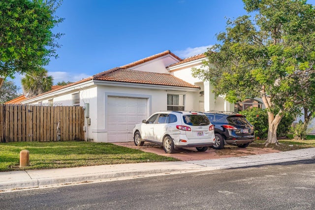 2 of 28 - 10397 Sw 16th St, Pembroke Pines, FL