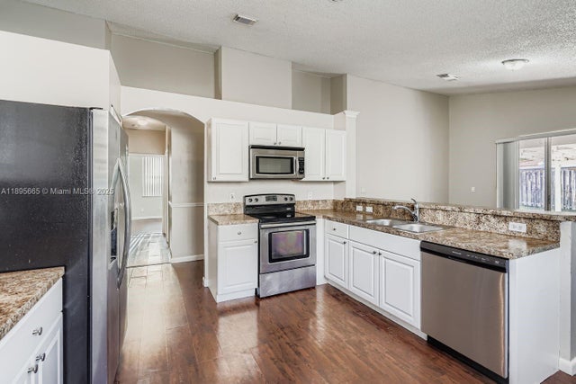 5 of 28 - 10397 Sw 16th St, Pembroke Pines, FL