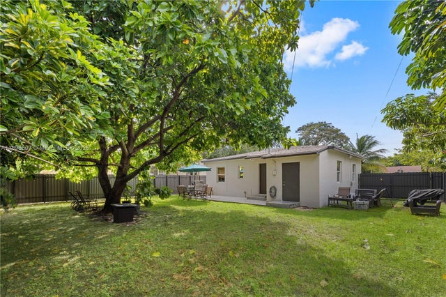 3 of 14 - 6395 Sw 41st St, South Miami, FL