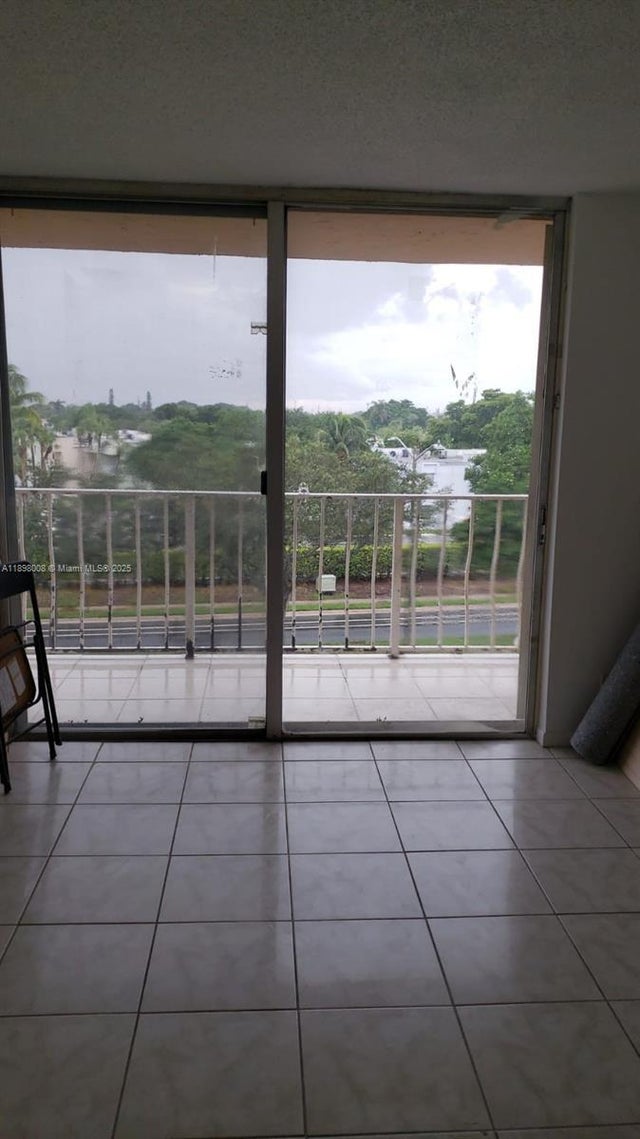1 of 22 - 500 Executive Center Dr 4e, West Palm Beach, FL