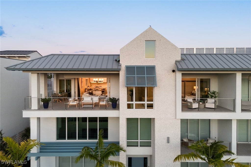 201 8th St 301, Naples