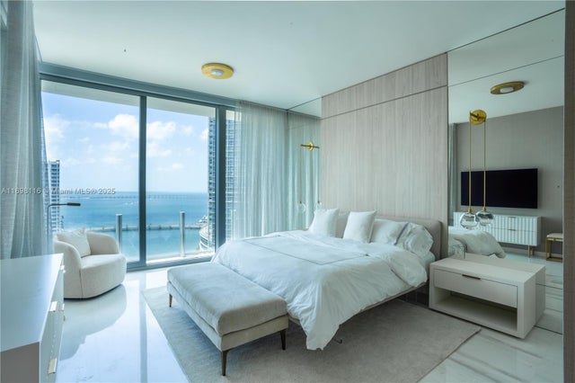 5 of 30 - 300 Biscayne Boulevard Way 2203c, Miami, FL