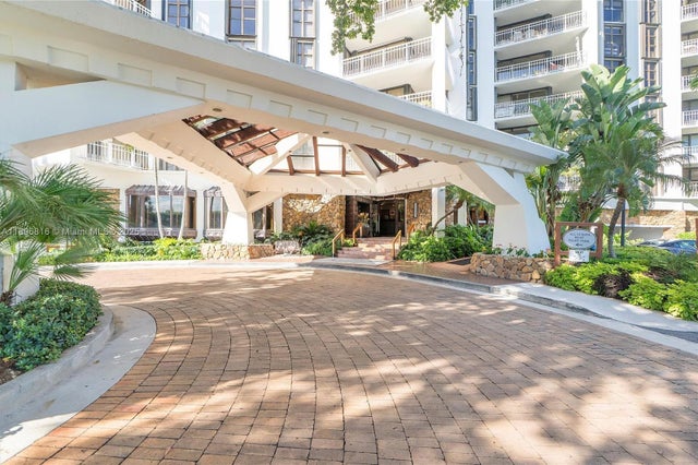 2 of 54 - 4000 Towerside Ter 402, Miami, FL