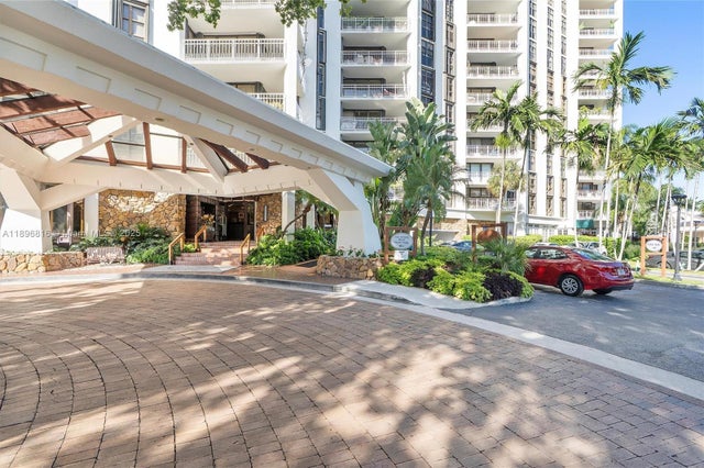 3 of 54 - 4000 Towerside Ter 402, Miami, FL