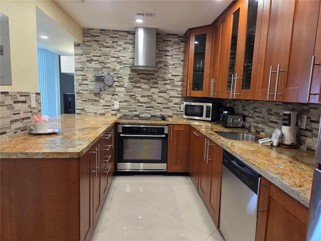 2 of 22 - 3901 S Ocean Dr 8s, Hollywood, FL