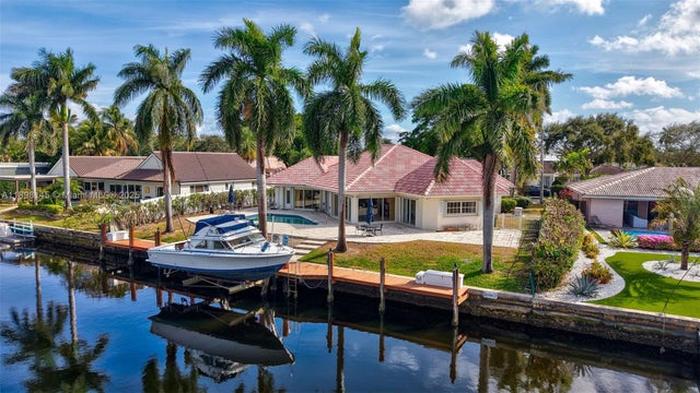 1 of 30 - 5517 Bayview Dr, Fort Lauderdale, FL