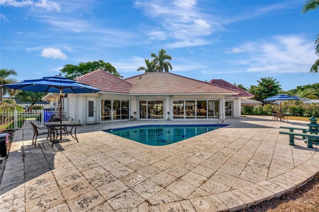 2 of 30 - 5517 Bayview Dr, Fort Lauderdale, FL
