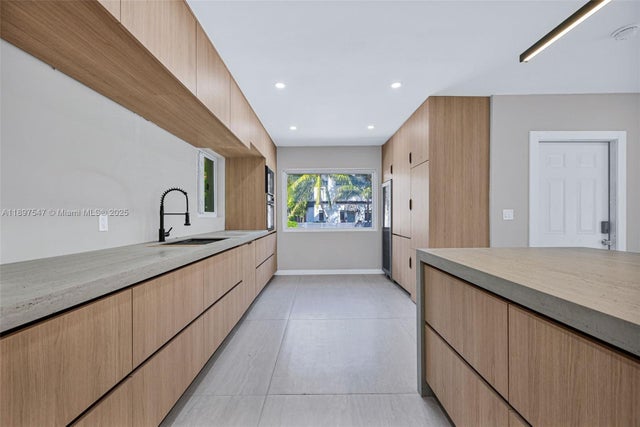 3 of 46 - 60 Ne 50th Ter, Miami, FL