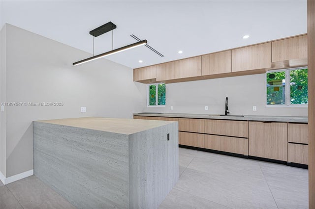 4 of 46 - 60 Ne 50th Ter, Miami, FL