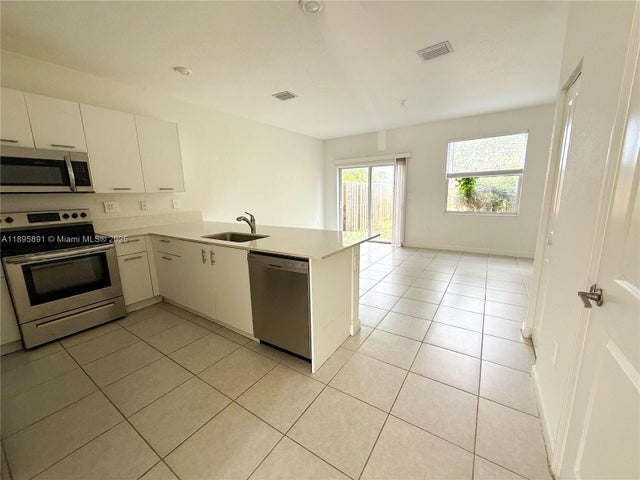 4 of 21 - 12445 Nw 23rd Ct, Miami, FL