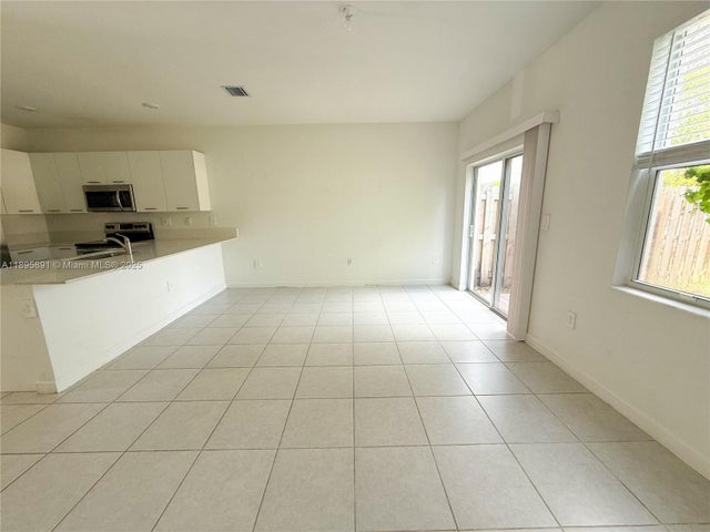 5 of 21 - 12445 Nw 23rd Ct, Miami, FL