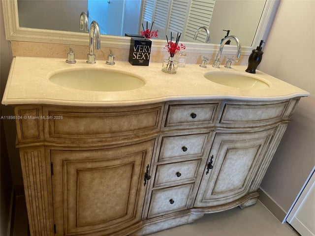 5 of 7 - 3800 S Ocean Dr 301, Hollywood, FL