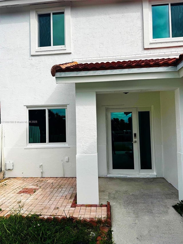 3 of 22 - 5343 Nw 184th St, Miami Gardens, FL
