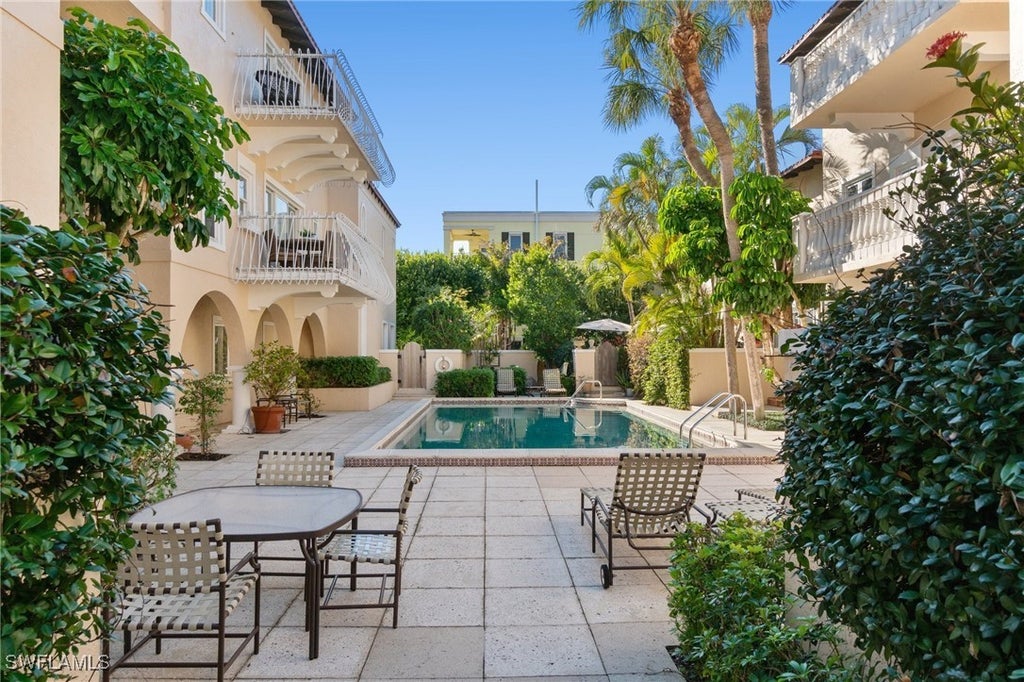 350 3rd Ave S 2b, Naples