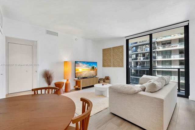 3 of 35 - 55 Sw 9th St 1802, Miami, FL