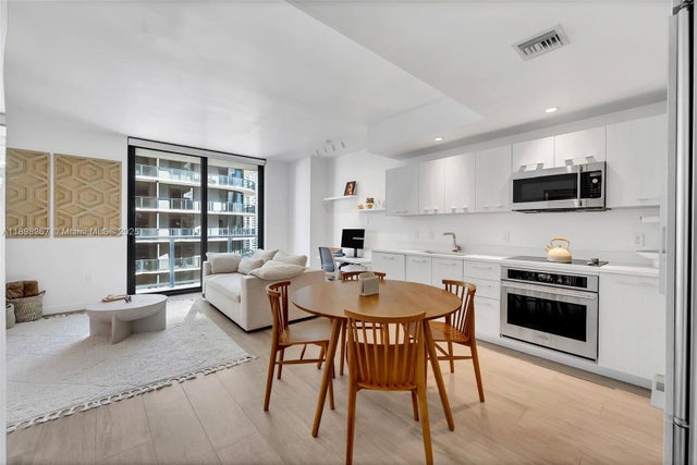 4 of 35 - 55 Sw 9th St 1802, Miami, FL