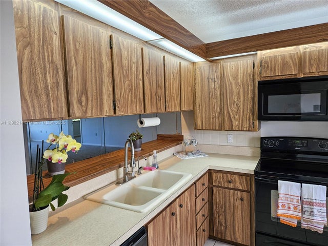 2 of 32 - 6085 Balboa Cir 403, Boca Raton, FL