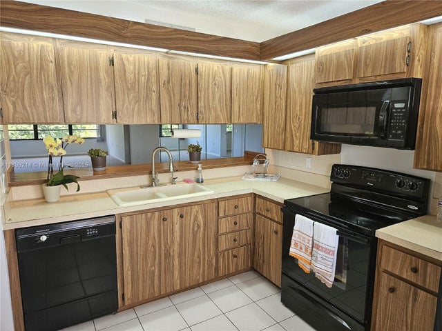 4 of 32 - 6085 Balboa Cir 403, Boca Raton, FL