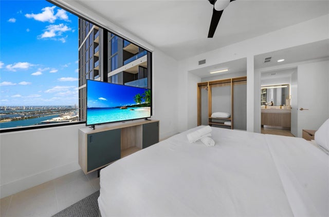 159 Ne 6th St 4201, Miami