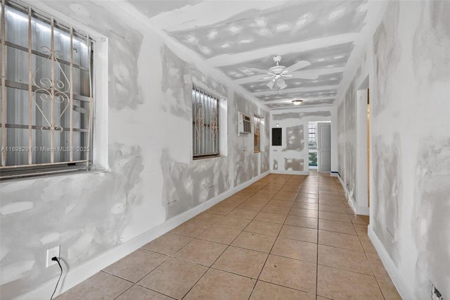 4 of 25 - 1537 Nw 70th St, Miami, FL