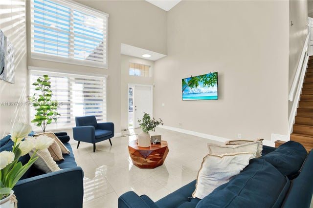 3 of 42 - 9602 Nw 8th Cir, Plantation, FL