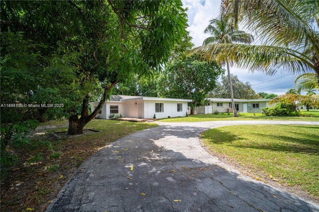 5 of 27 - 28 Ne 164th St, Miami, FL