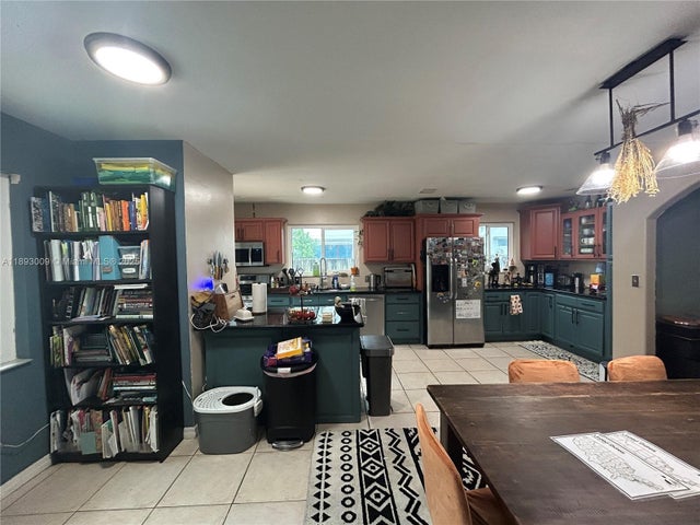 3 of 16 - 150 Nw 44th St, Miami, FL