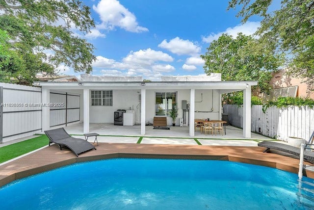 1 of 20 - 85 Nw 47th St, Miami, FL