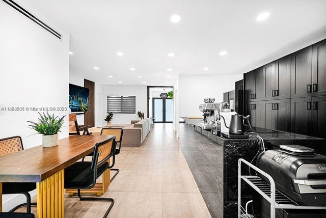 3 of 20 - 85 Nw 47th St, Miami, FL