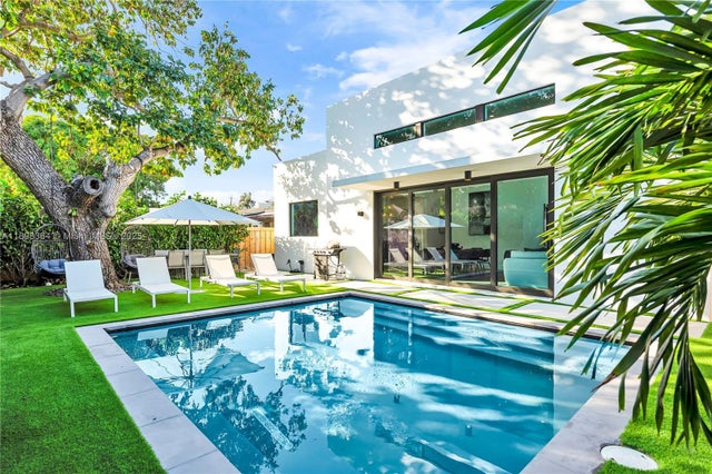 5 of 39 - 530 Nw 41st St, Miami, FL