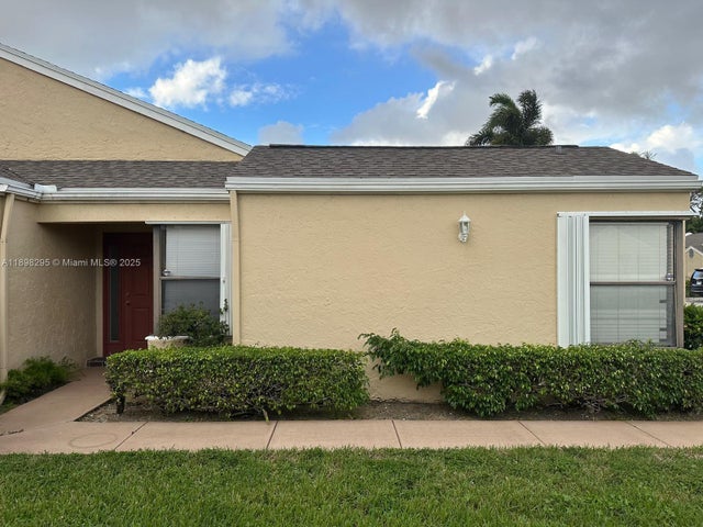 2 of 2 - 4561 Discovery Ln 13, West Palm Beach, FL