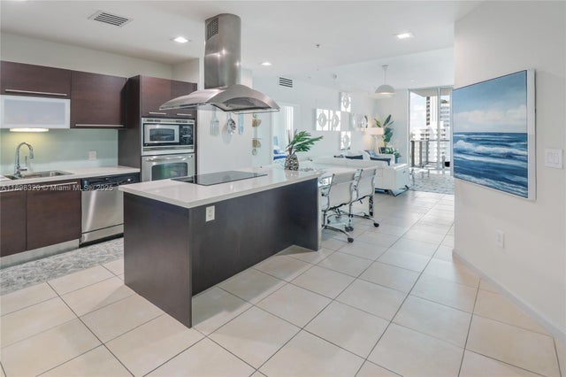 7928 East Drive East Dr 1002, North Bay Village