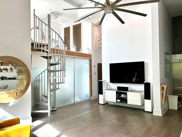 4 of 36 - 221 Jefferson Ave 4, Miami Beach, FL