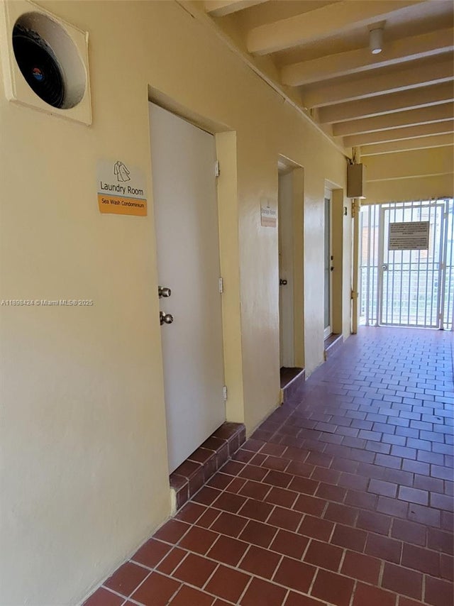 4 of 24 - 7400 Harding Ave 15, Miami Beach, FL