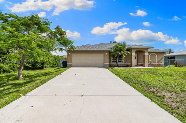 3 of 43 - 3206 8th St Sw, Lehigh Acres, FL