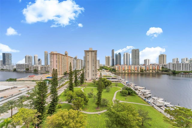 2 of 32 - 290 174th St 1415, Sunny Isles Beach, FL