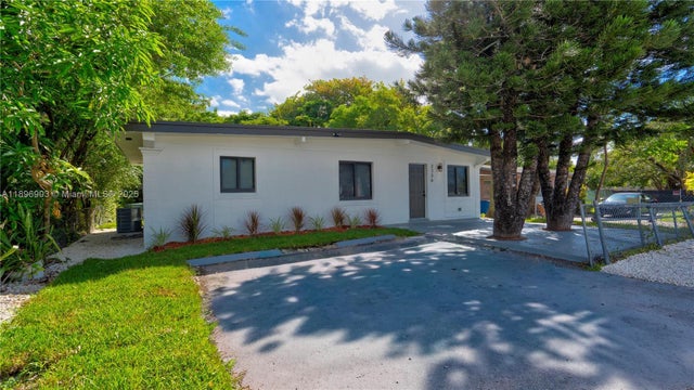 1 of 69 - 2736 Nw 21st Ave, Oakland Park, FL