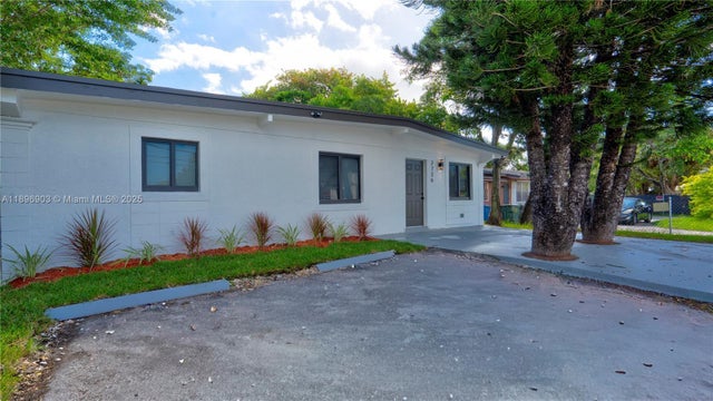 2 of 69 - 2736 Nw 21st Ave, Oakland Park, FL