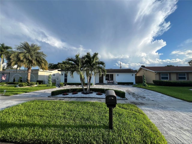 1 of 51 - 11370 Nw 46th Pl, Sunrise, FL