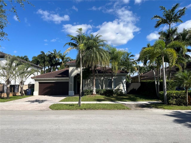 1 of 26 - 16637 Sw 52nd St, Miami, FL