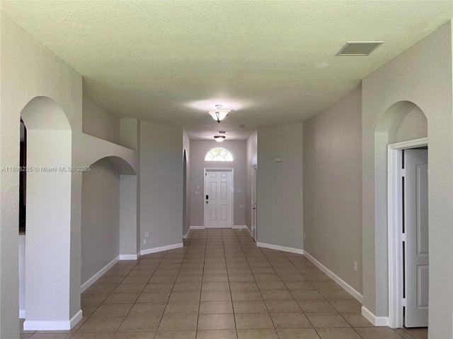4 of 26 - 16637 Sw 52nd St, Miami, FL