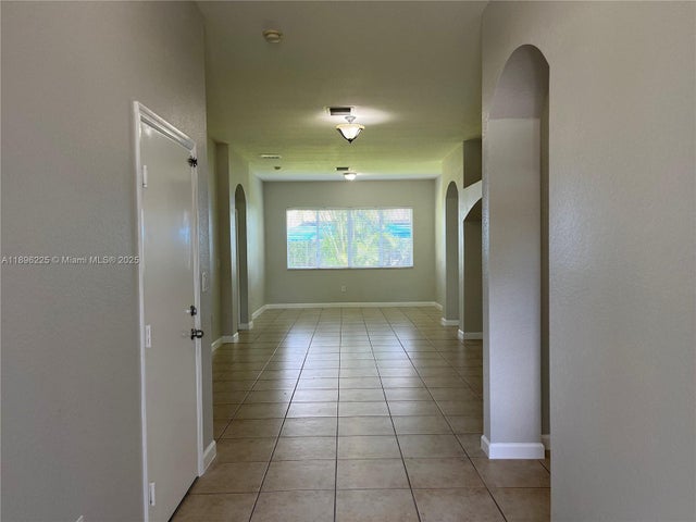 5 of 26 - 16637 Sw 52nd St, Miami, FL