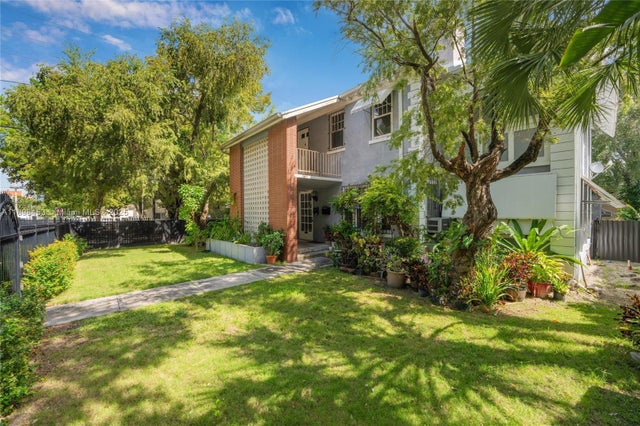 1 of 25 - 405 Sw 11th Ave, Miami, FL