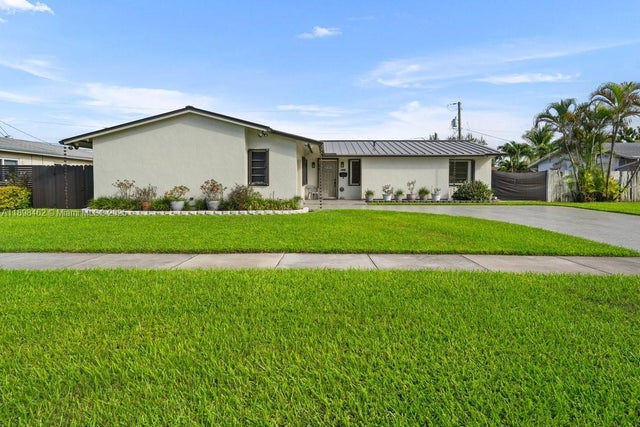 4 of 41 - 9817 Sw 194th St, Cutler Bay, FL